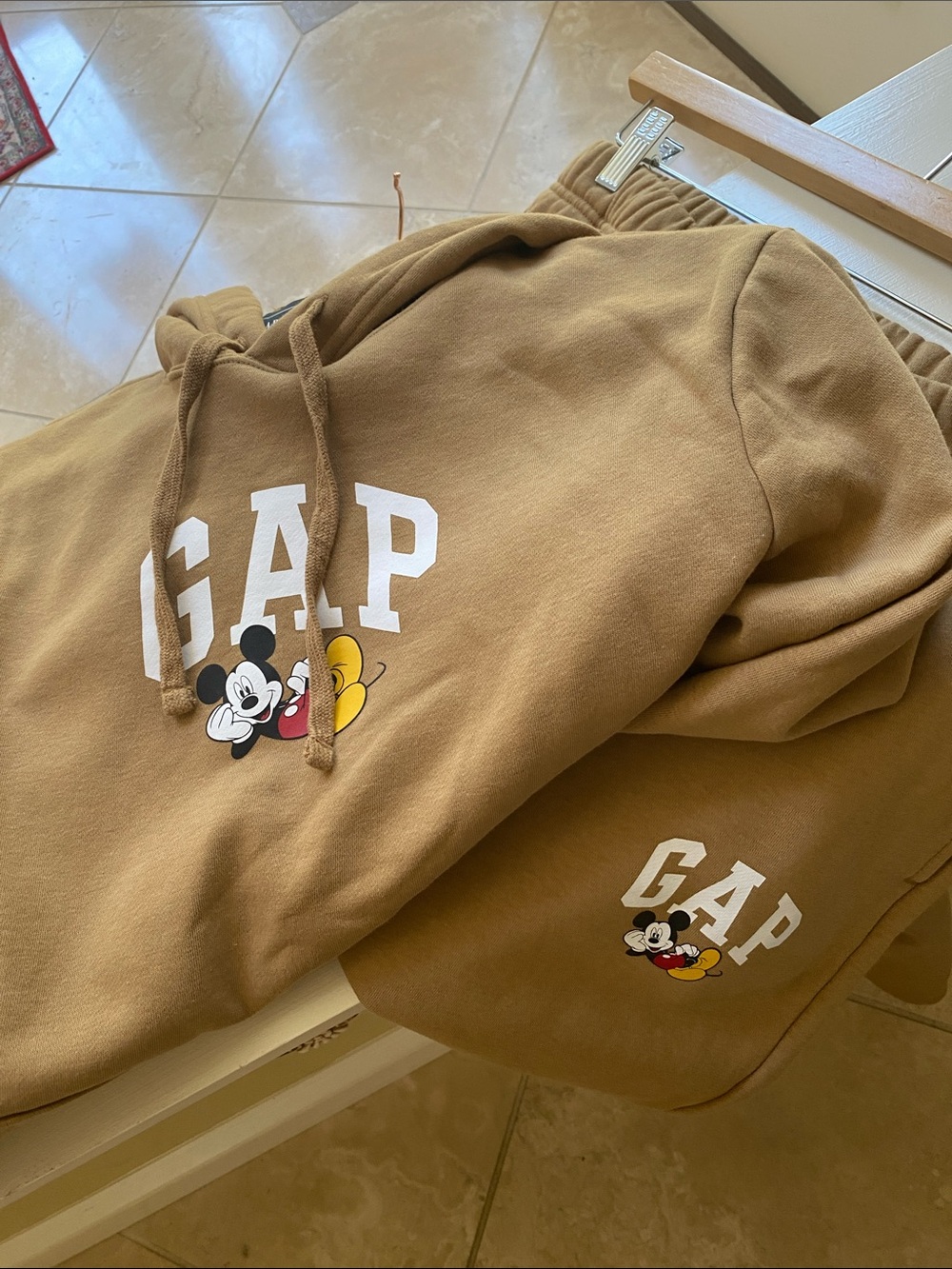 DISNEY GAP Sweatsuit Sweatshirt Sweatpants - Picture 6 of 14